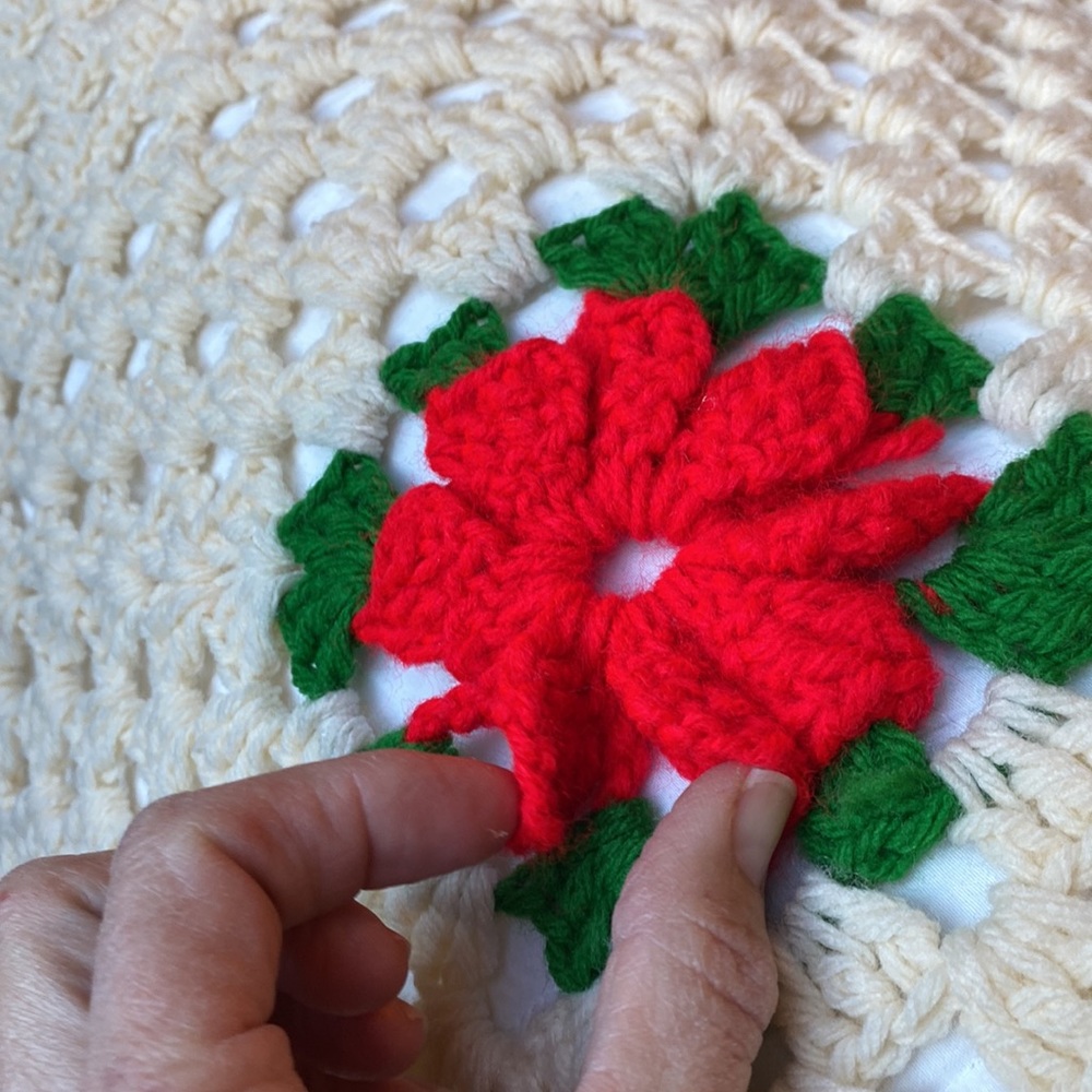 Christmas Poinsettia Crochet Granny Square Afghan Blanket Red, Green, Ivory King - Picture 14 of 14
